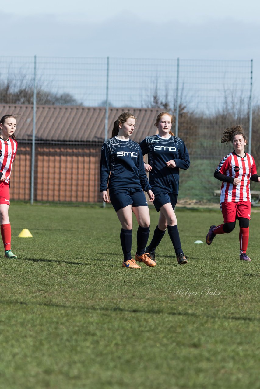 Bild 56 - C-Juniorinnen TSV Zarpen - TuS Tensfeld : Ergebnis: 2:1